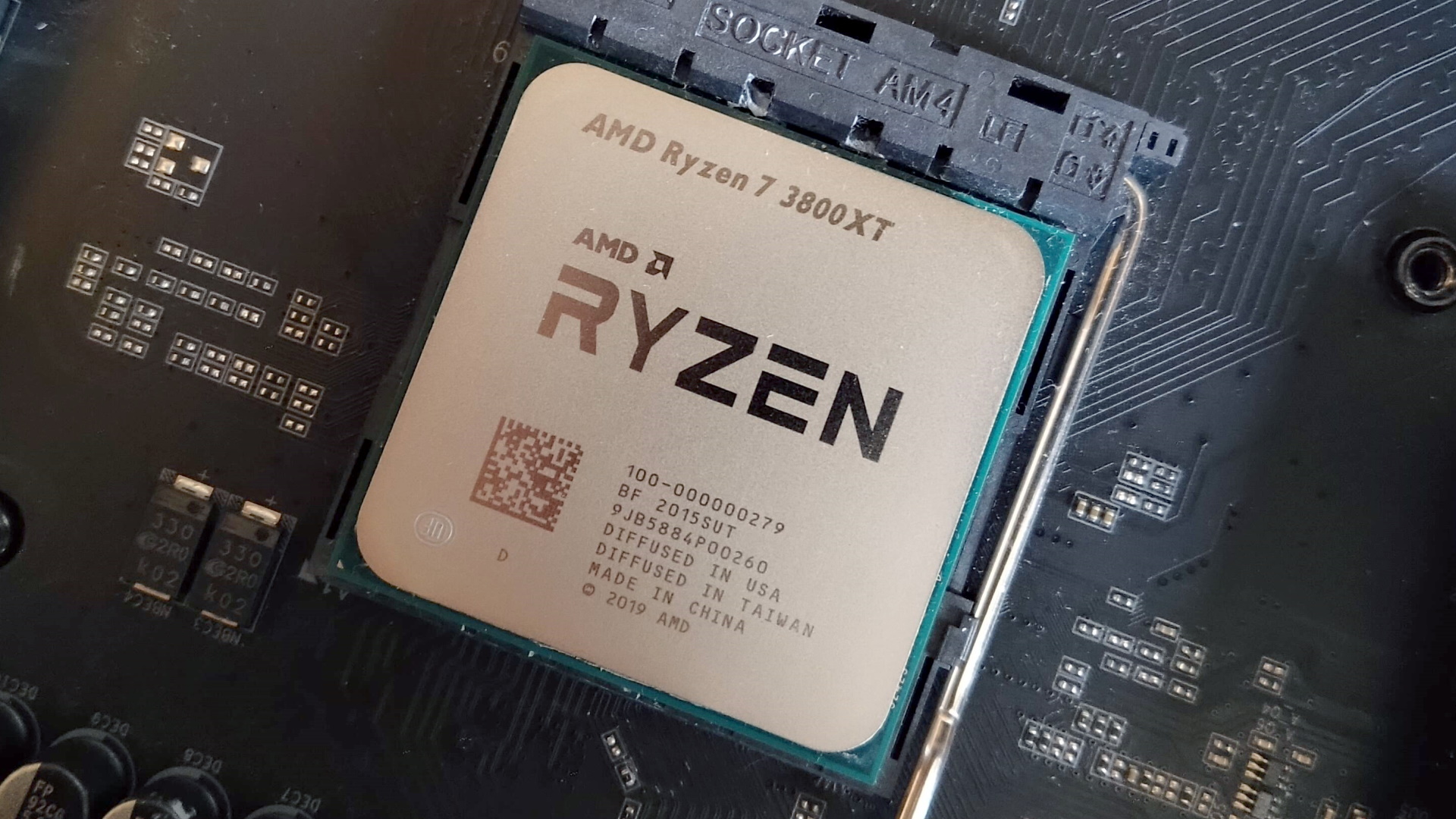 Купить процессор ryzen 9. Ryzen 7 3800xt. AMD Ryzen 7 3800xt. Процессор AMD Ryzen 7. Процессор AMD Ryzen 7 Pro 3700.