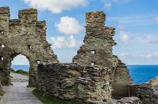 tintagel castle, king arthur's castle
