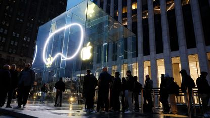 People in line to purchase the Apple Vision Pro headset at the Fifth Avenue Apple store 