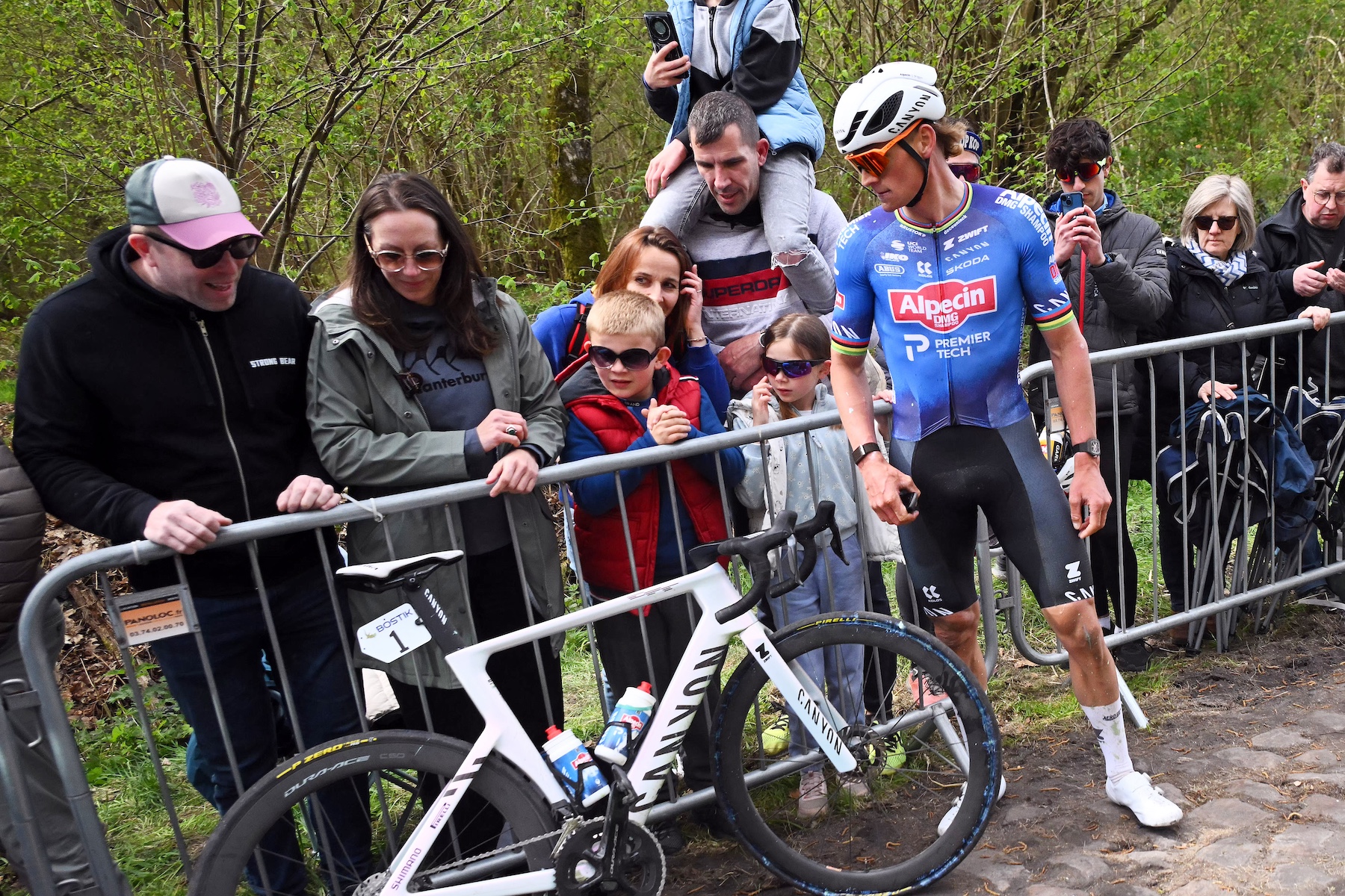 Mathieu van der Poel after his puncture in Arenberg