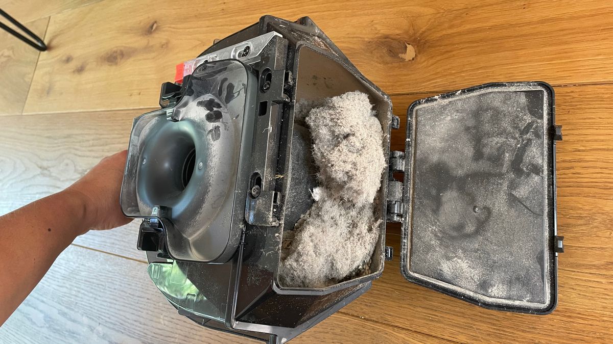 Shark DuoClean & Anti Hair Wrap Bagless Pet Vacuum CZ500UKT review