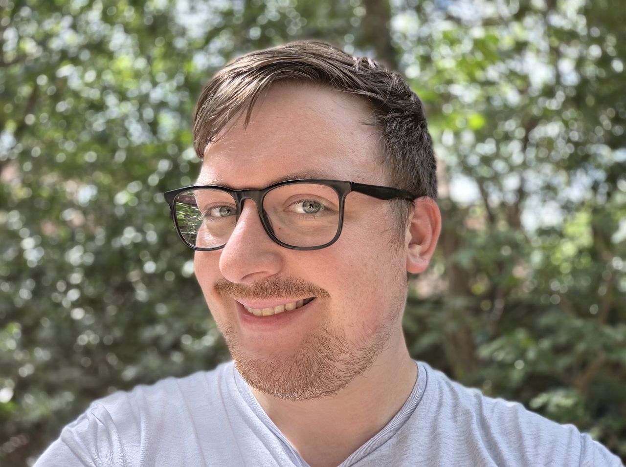 Samsung Galaxy Z Fold 8 camera sample portrait selfie horizontal