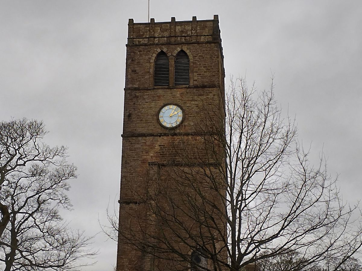 Xiaomi Redmi Note 11 camera sample (church close-up).