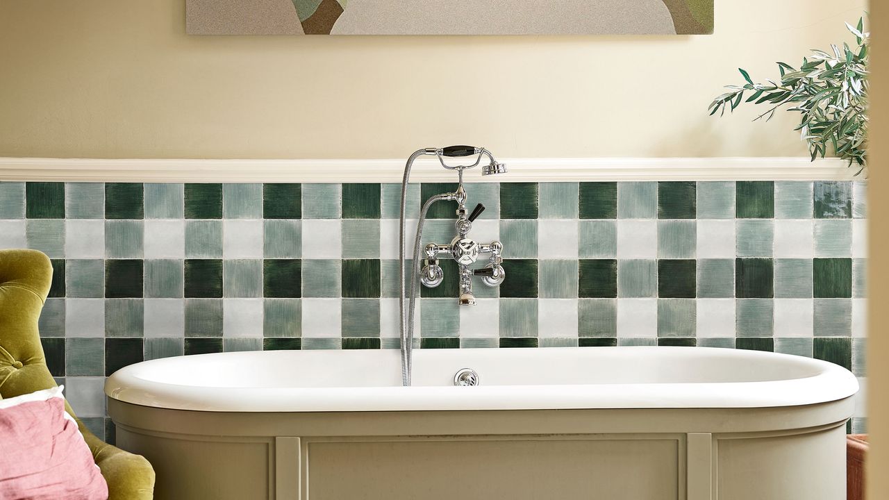 Green check splashback for oval bath tub with green panelling