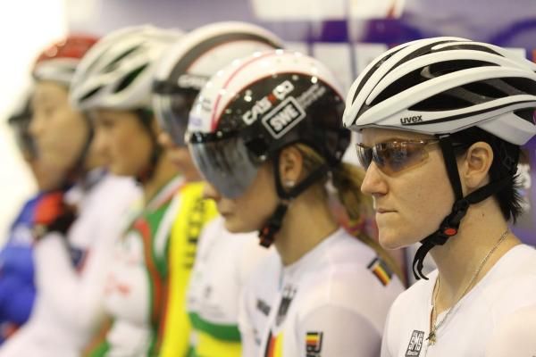 Anna Meares (Australia) waiting for her 1/8 final ride.
