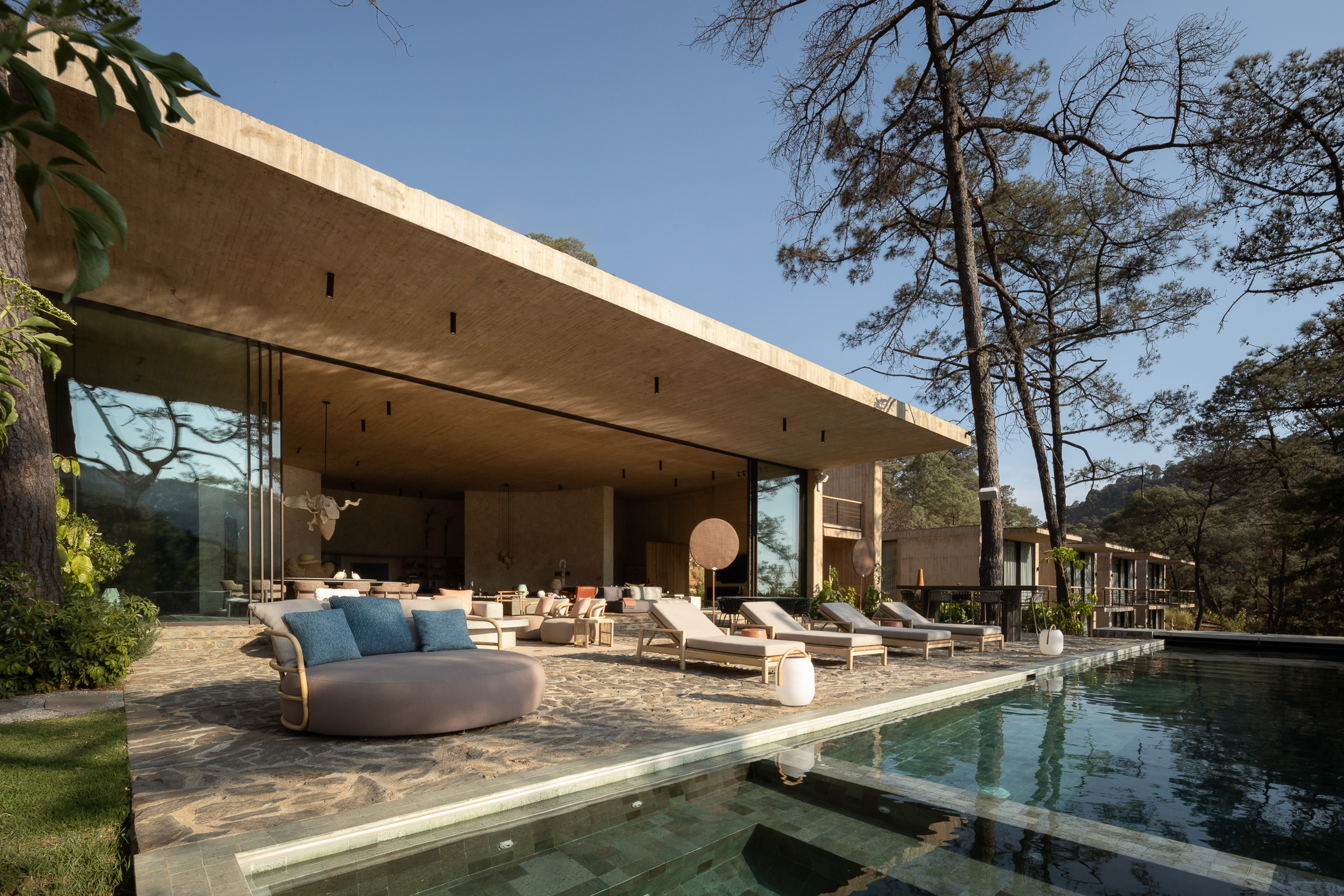 Rancho del Bosque, a brutalist Mexican house by Sordo Madaleno