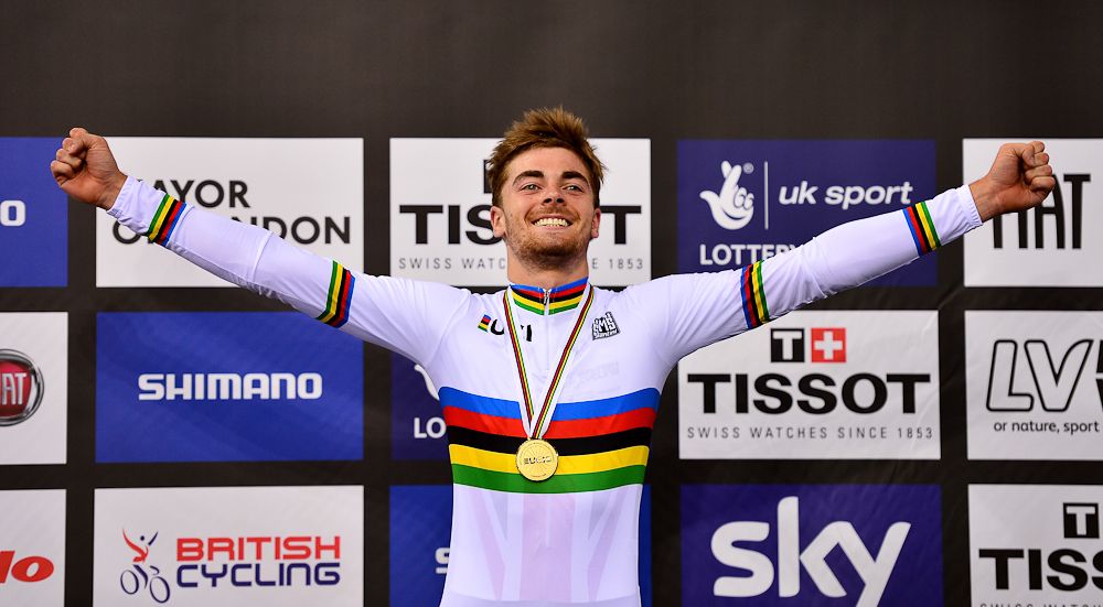 Jonathan Dibben of Great Britain celebrates his gold medal after winning the final of the Mens Points Race