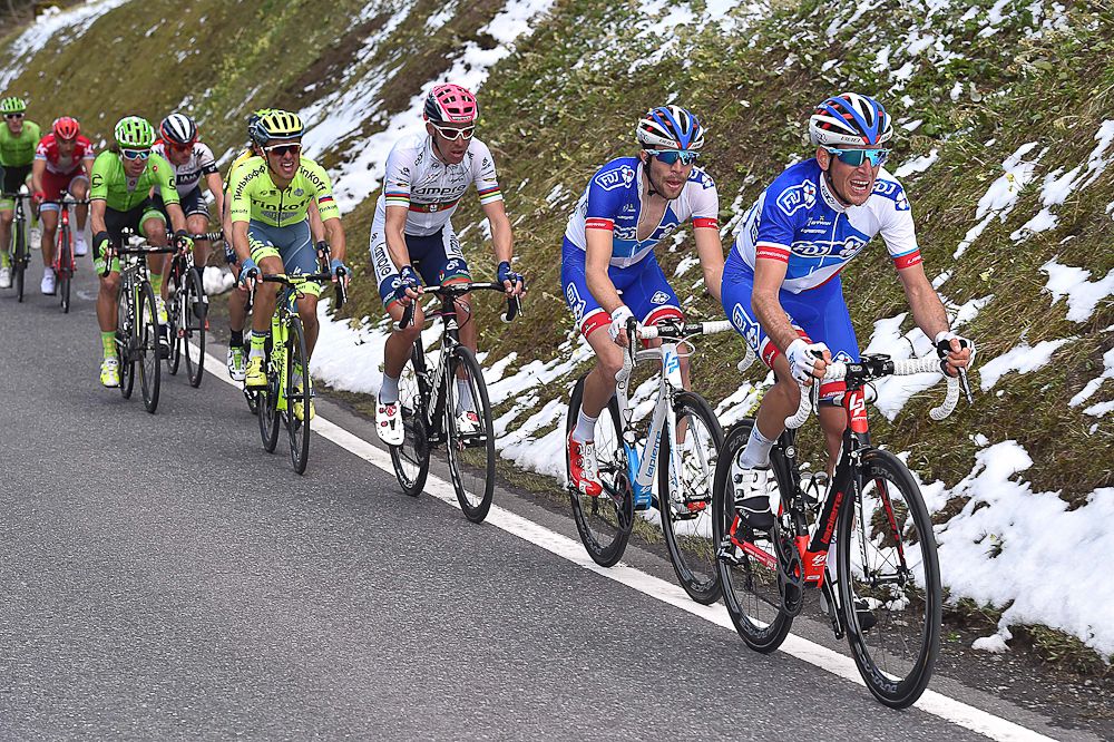 Thibaut Pinot and Rui Costa line up for the final climb.