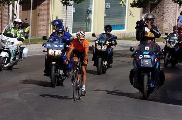 Egoi Mart&iacute;nez (Euskaltel-Euskadi) during his solo break