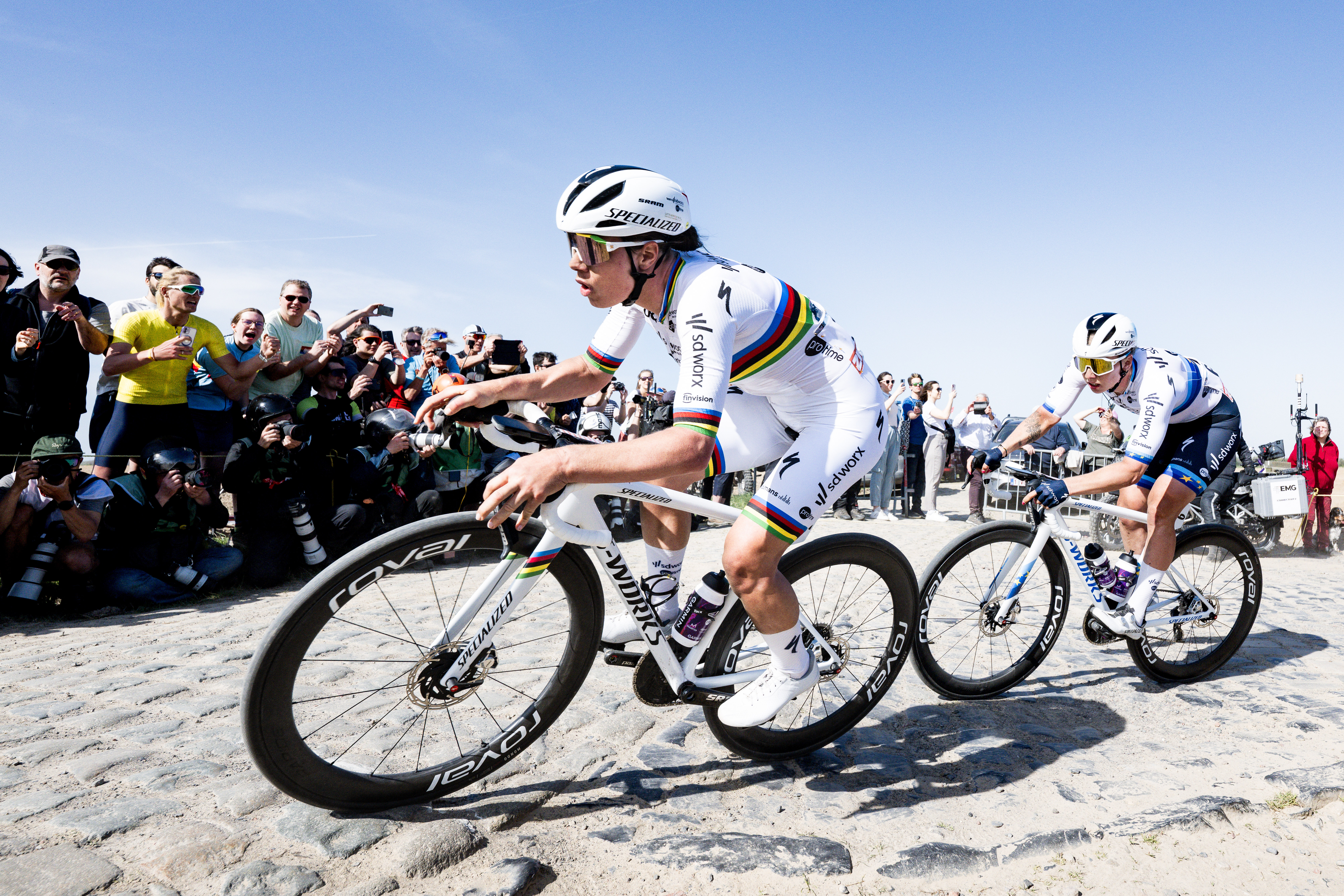 Lotte Kopecky riding on a cobbled sector at Paris-Roubaix