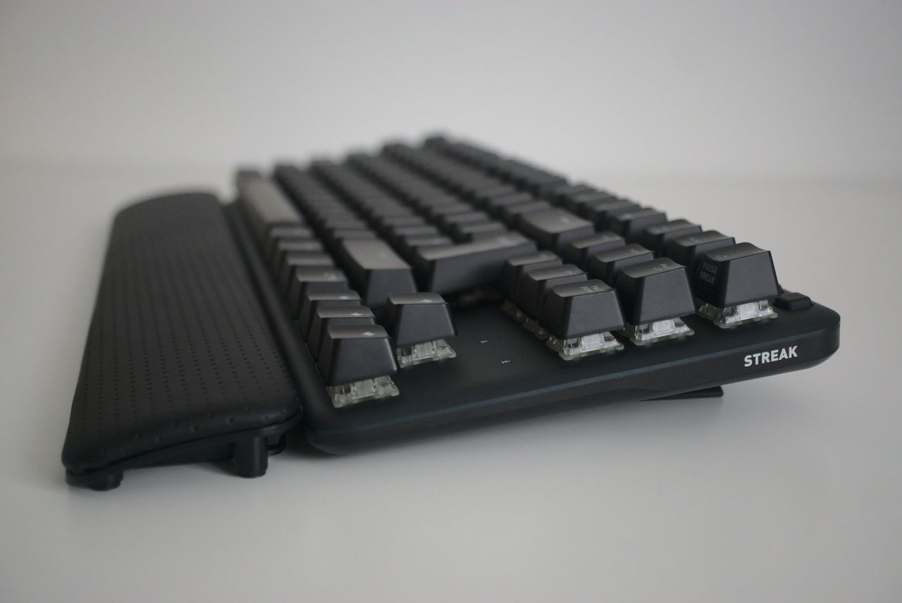 Fnatic Ministreak Keyboard Palm Rest Side