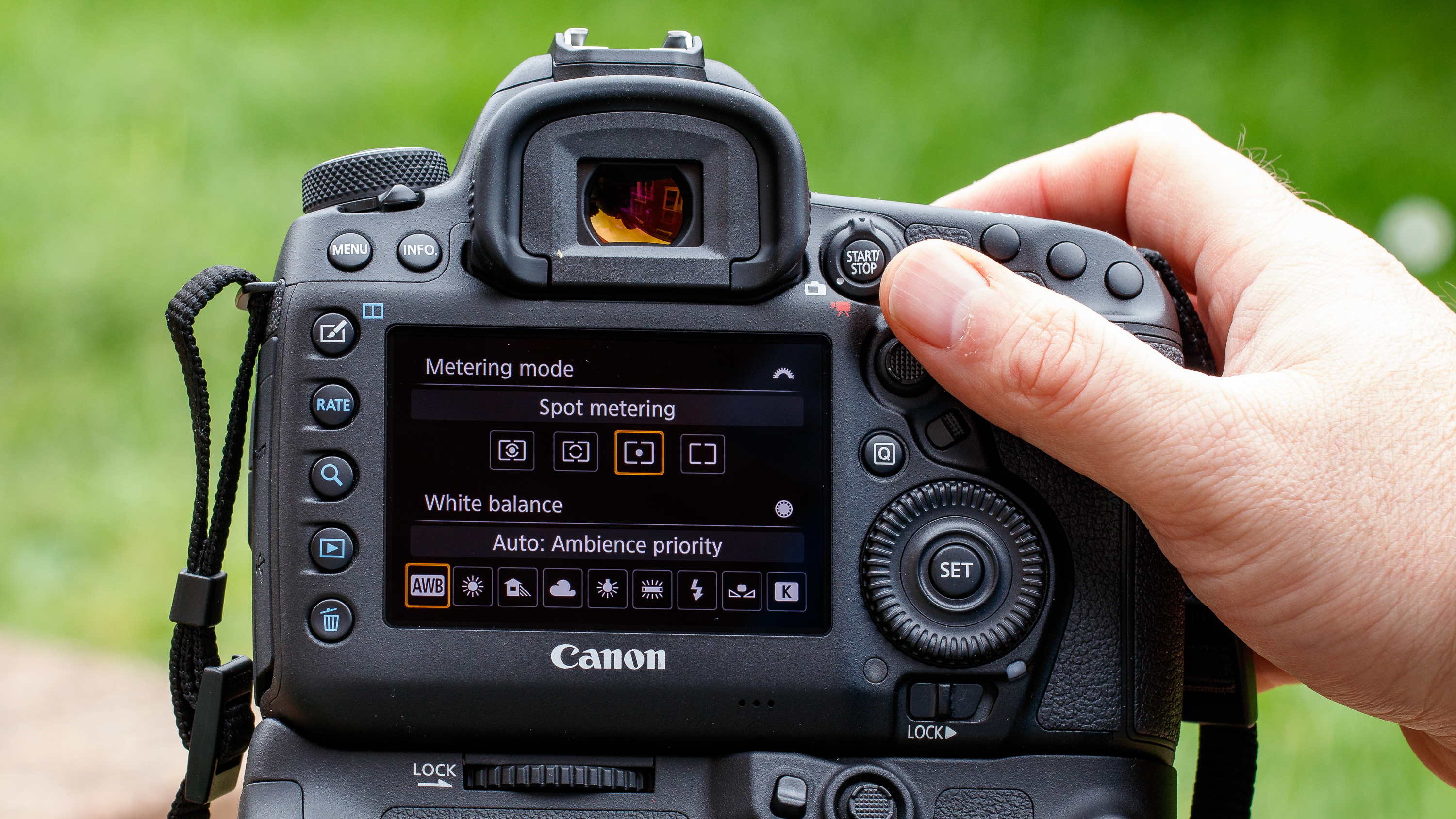 Canon EOS 5D Mark IV DSLR