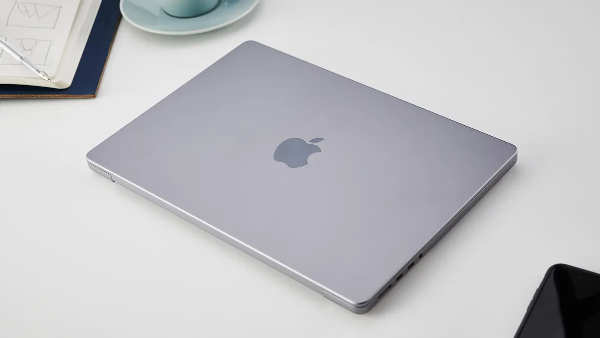 MacBook Pro M2 vs MacBook Pro M1 14 Inci, Ini Perbedaannya!