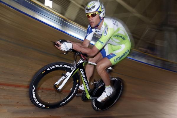 Basso prefers a flat forearm position