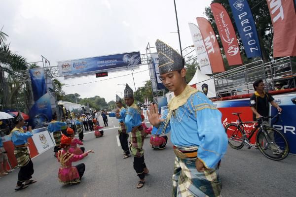 Another day, another wonderful cultural display!