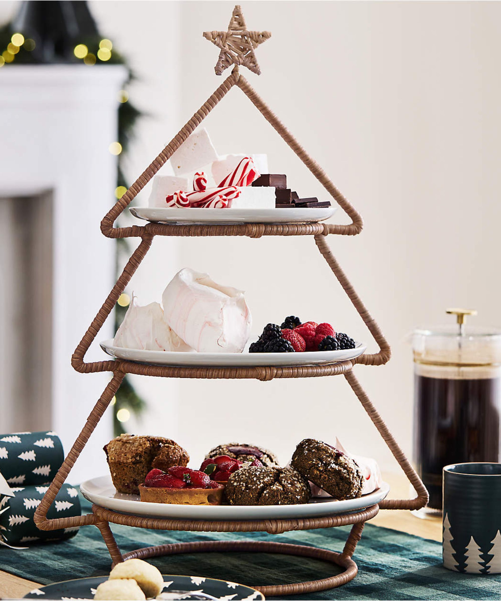 Wicker Christmas tree cake stand