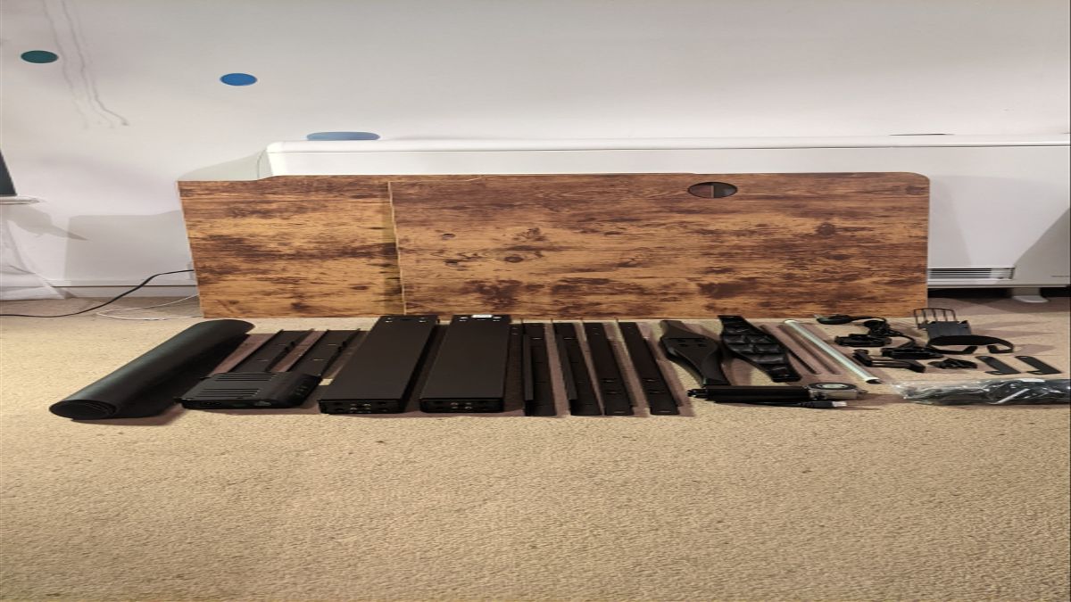 EZ Desk Air | Electric Height Adjustable Standing Desk what came in the box