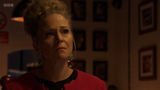 Linda Carter is emotional as she talks to Dean Wicks in Beale's Eels.