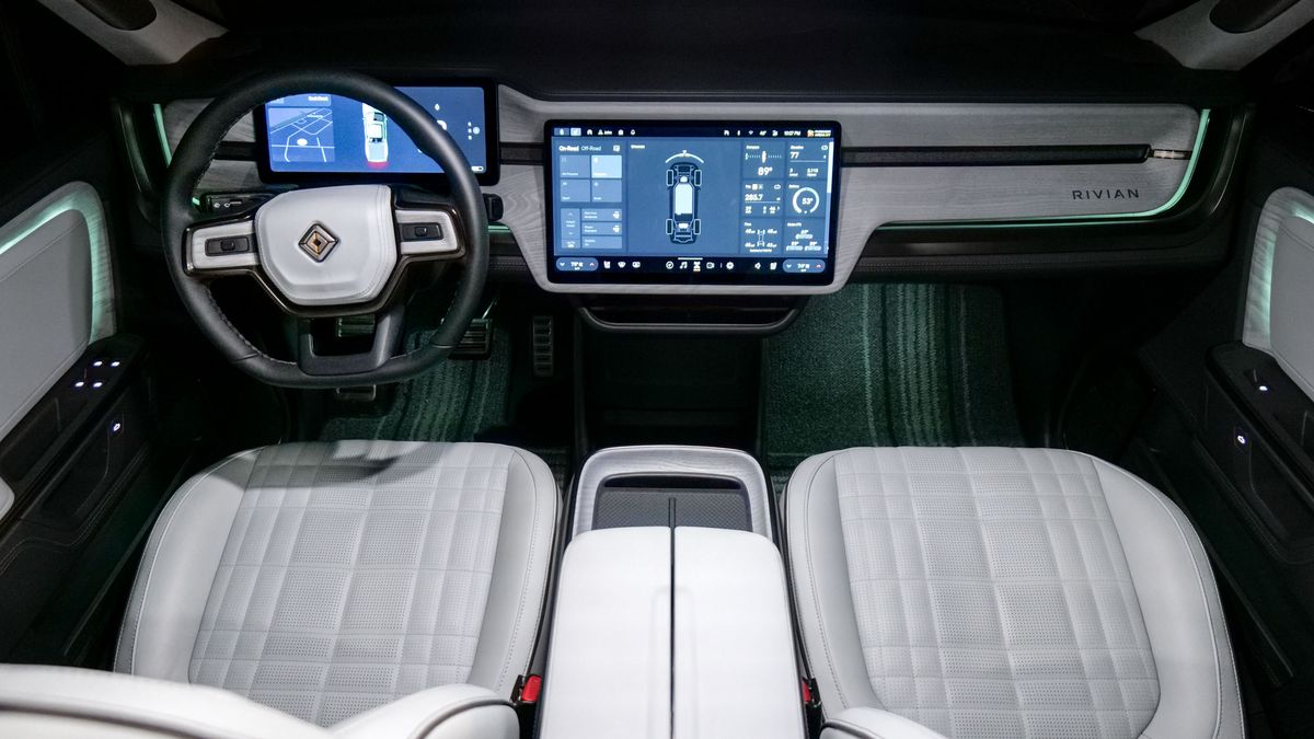 2025 Rivian R1T Tri.