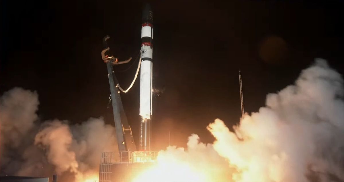 A Rocket Lab Electron booster launches on the company&#039;s 20th mission, &quot;Running Out of Toes,&quot; from Launch Complex 1 on New Zealand&#039;s Mahia Peninsula on May 15, 2021. Telemetry from the rocket was reported lost 4 minutes after liftoff.