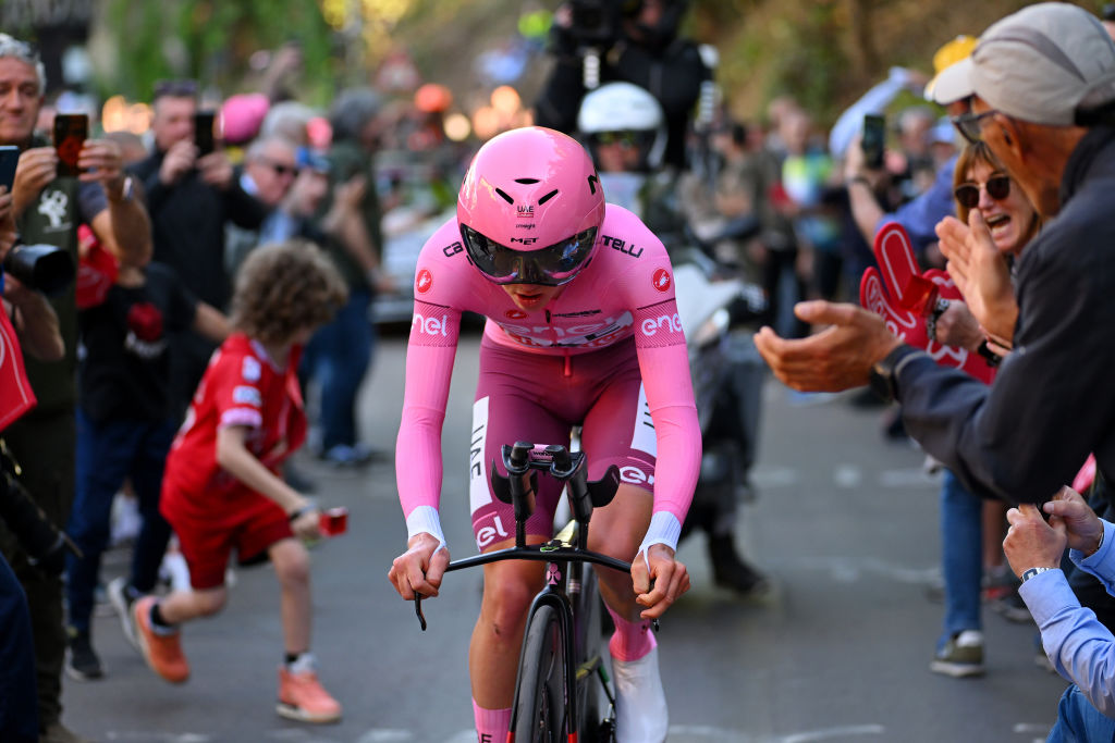 PERUGIA ITALY  MAY 10 Tadej Pogacar of Slovenia and UAE Team Emirates  Pink Leader Jersey sprints while fans cheers during the 107th Giro dItalia 2024 Stage 7 a 406km individual time trial stage from Foligno to Perugia 472m  UCIWT   on May 10 2024 in Perugia Italy  Photo by Dario BelingheriGetty Images