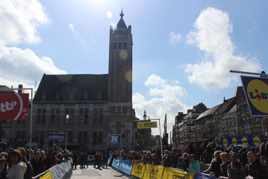 Roeselare's Grote Markt bathed in sunshine