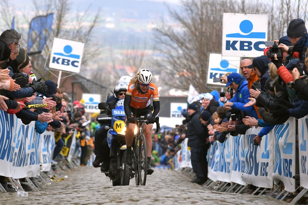 Anna van der Breggen rides solo to the finish of Tour of Flanders
