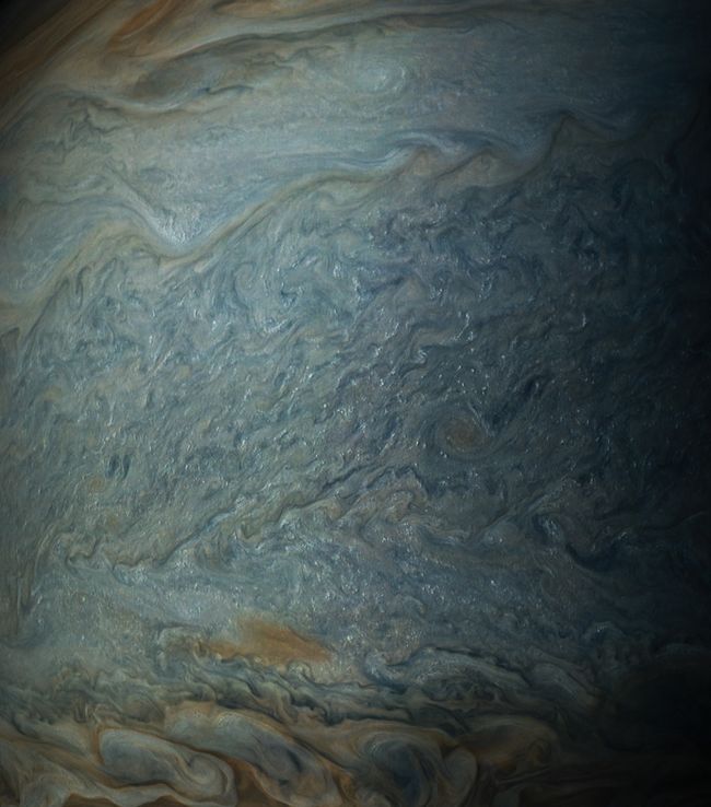 'It's Snowing on Jupiter': Stunning Photos Show Clouds High in Gas ...