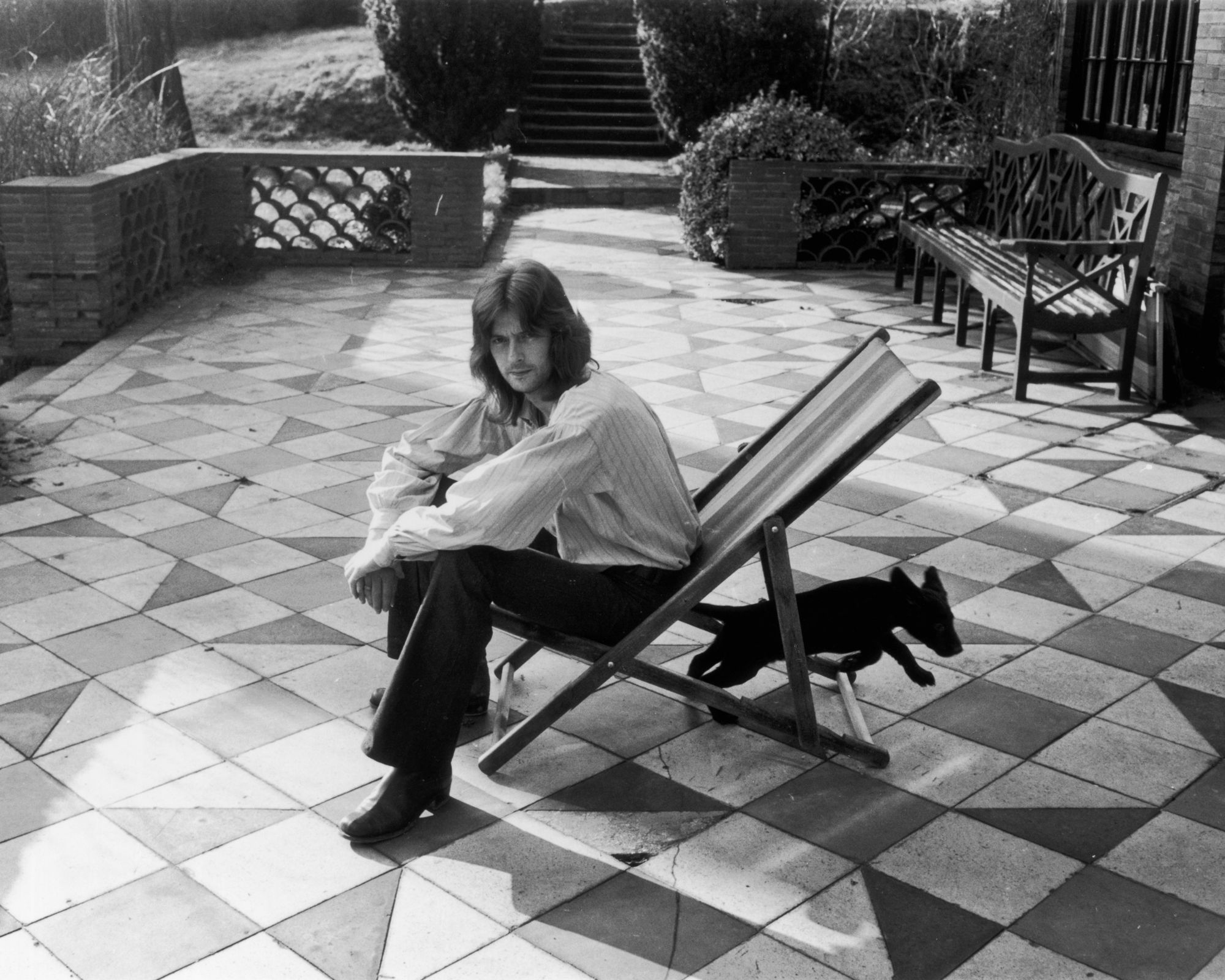 eric clapton on his patio in 1971
