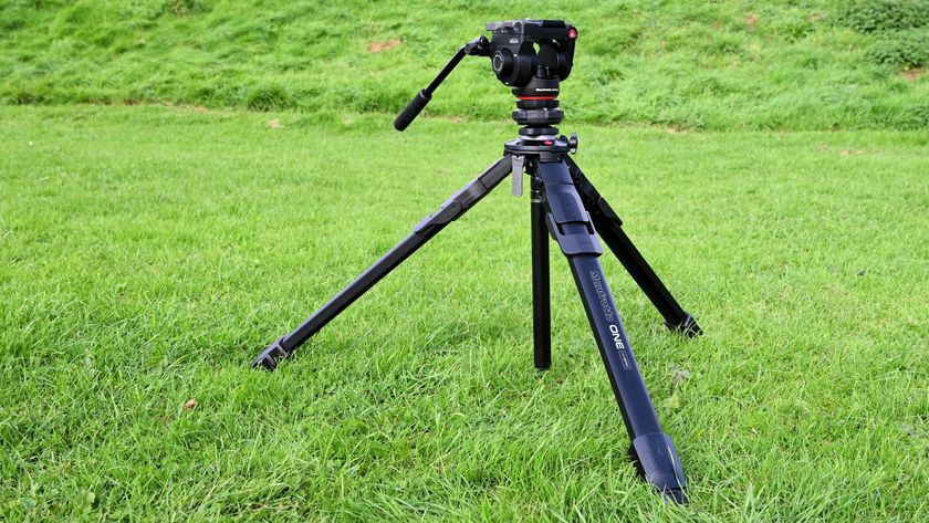 Manfrotto ONE Hybrid Tripod