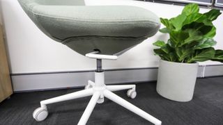 Koala Upright office chair adjustment lever