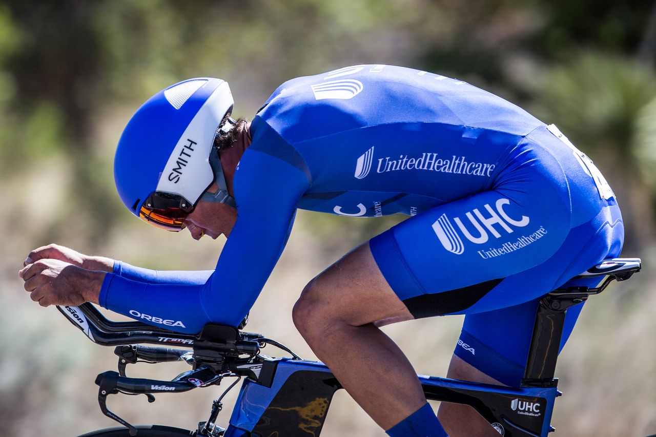 Travis McCabe (UnitedHealthcare) tucks in for the descent.