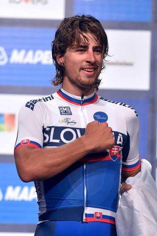 Sagan announces his new-found depth with rainbow jersey win