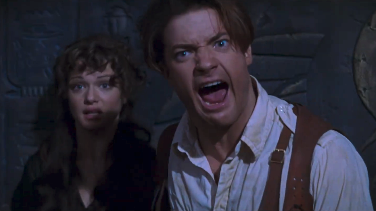 Rachel Weisz and Brendan Fraser looking scared in The Mummy