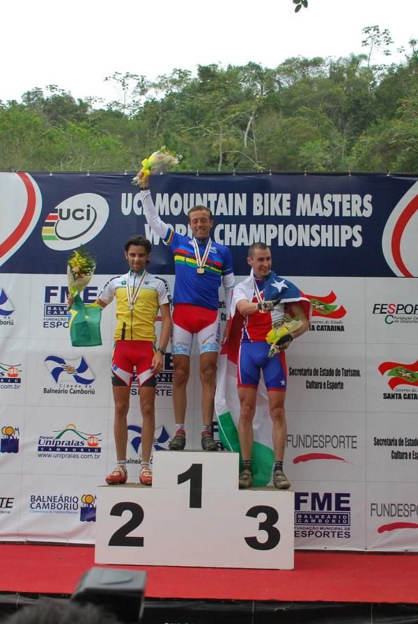 Men's 30-34 cross country podium
