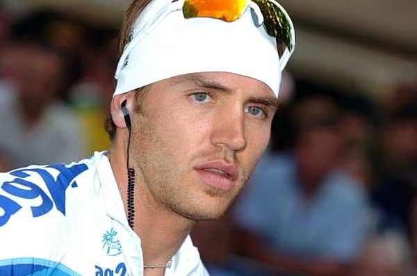 Rinaldo Nocentini (AG2R La Mondiale) ready to roll