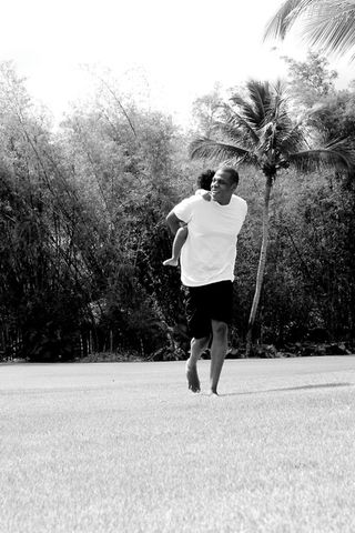 Jay Z And Blue Ivy Share A Cute Moment On Holiday