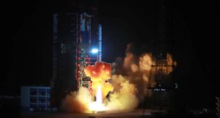 Liftoff of a Long March 2D rocket from Xichang carrying a fourth group of Yaogan 36 satellites on Dec. 14, 2022. 
