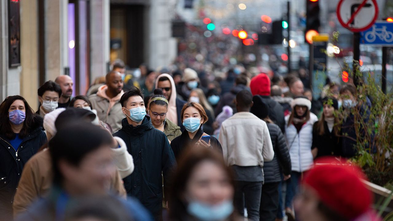 Shopping crowds in a masks