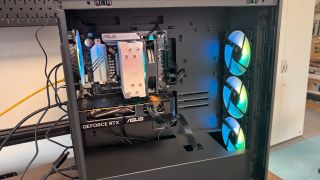 iBuyPower RDY Scale B06 gaming pc on a wooden desk