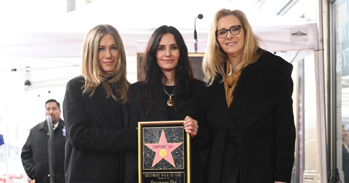 Jennifer Aniston, Courteney Cox et Lisa Kudrow viennent d'avoir une réunion surprise entre amis