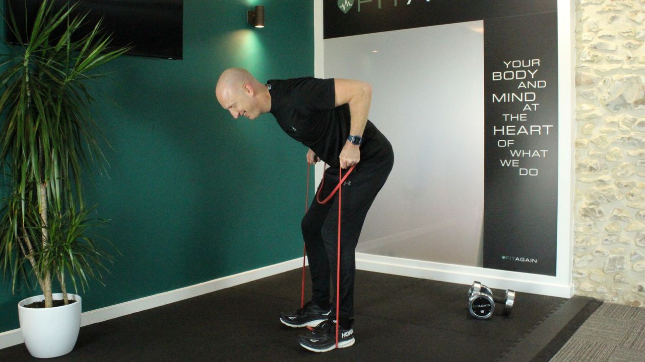 PT Andrew Watkins does reistance band workout