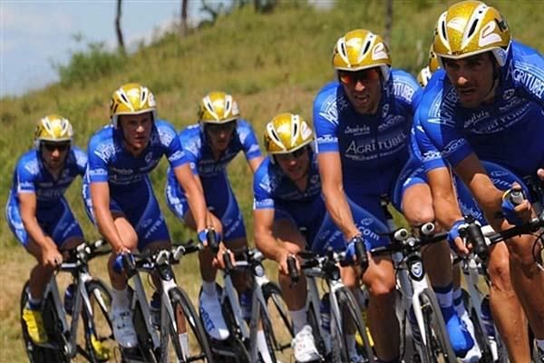 Agritubel gets its turn on the team time trial.