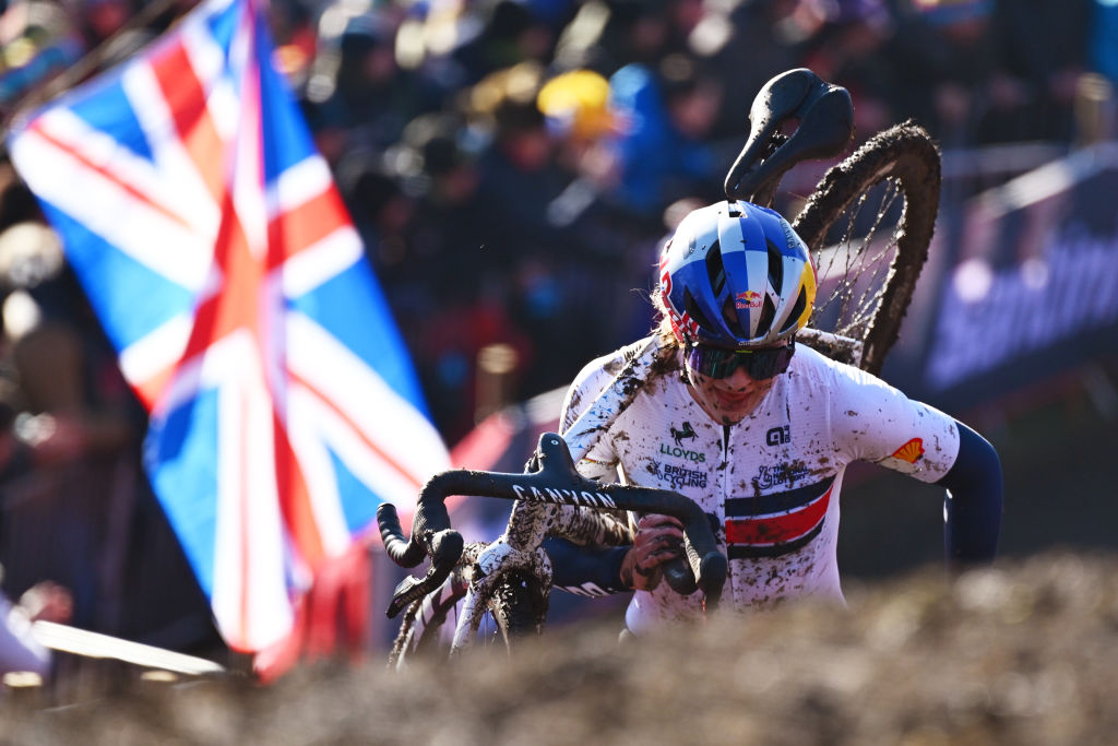 LIEVIN, FRANCE - FEBRUARY 02: Zoe Backstedt of United Kingdom competes during the 76th UCI Cyclo-Cross World Championships 2025 - Women&#039;s U23 on February 02, 2025 in Lievin, France. (Photo by Luc Claessen/Getty Images)