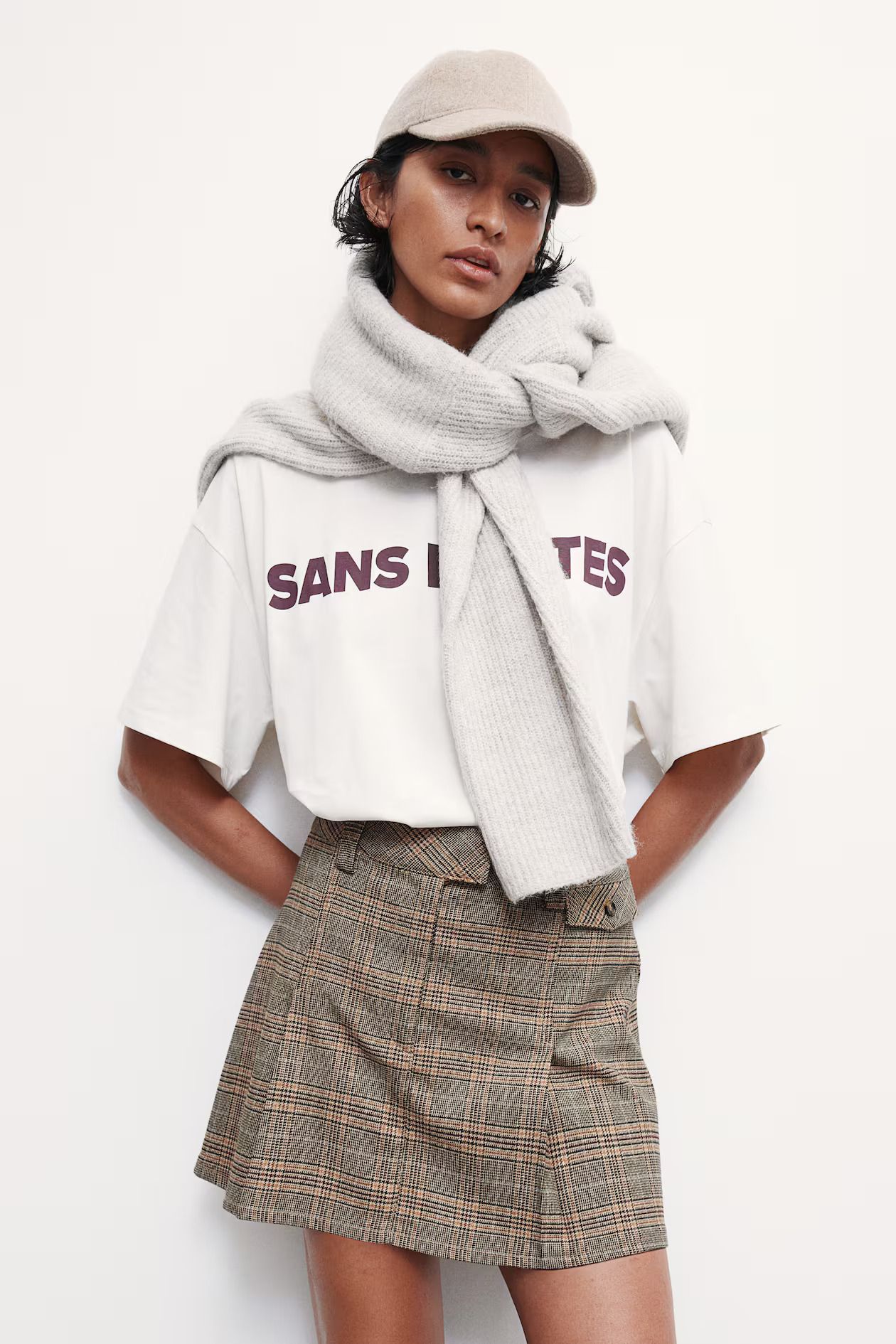 PPgzDYQnxZAthBkAyC8Zdf-320-80 ミレニアル世代として、Z世代が私と同じようにこの冬のスカートトレンドを愛していることを誇りに思います