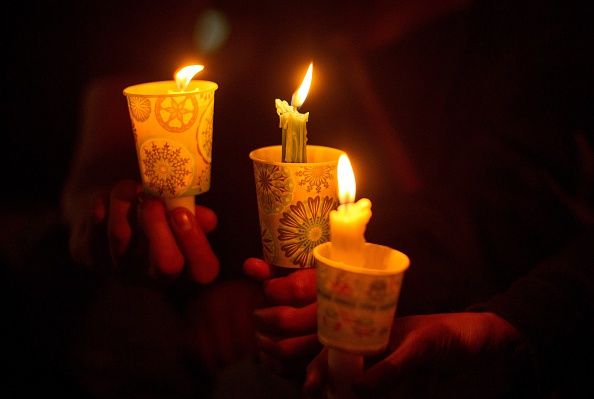 Candlelight vigil held for victims of the Umpqua shooting.