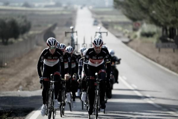 The RadioShack-Nissan-Trek riders