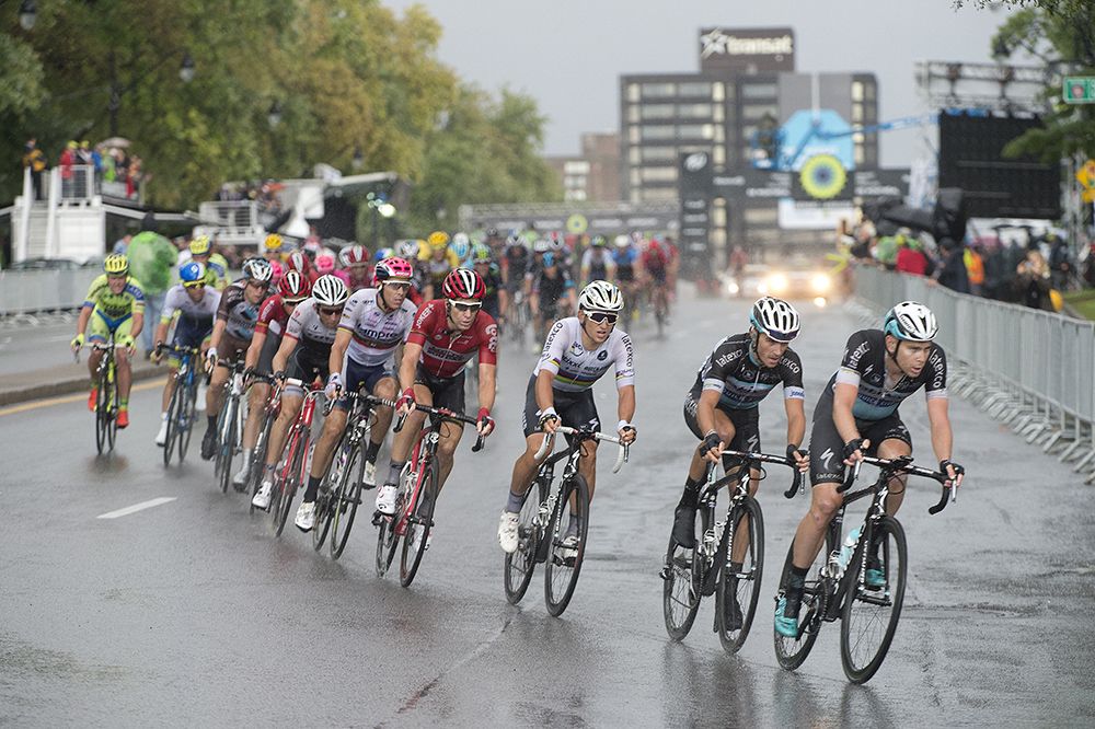 Etixx-QuickStep lead the peloton
