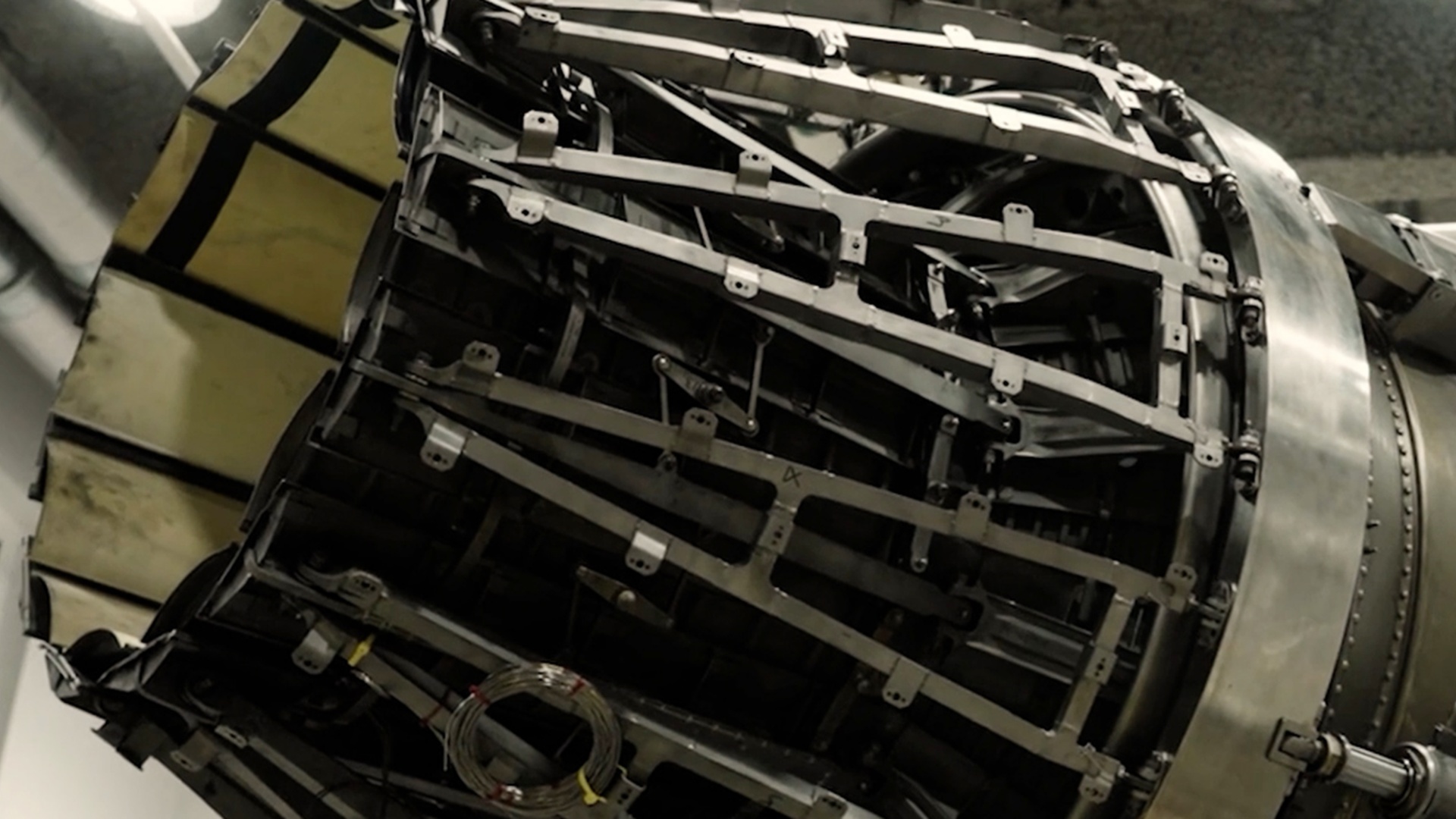 Axisymmetric Vectoring Exhaust Nozzle