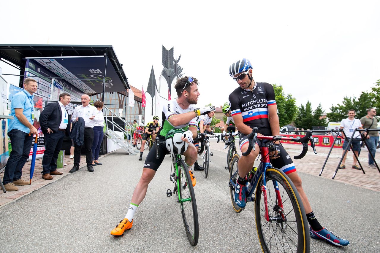 Mark Cavendish and Luka Mezgec before the start